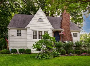 1187 Telegraph Rd, Lake Forest, IL 60045