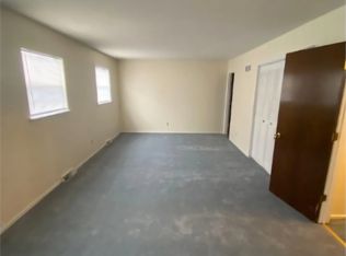 6049 E 127th St, Grandview, MO 64030