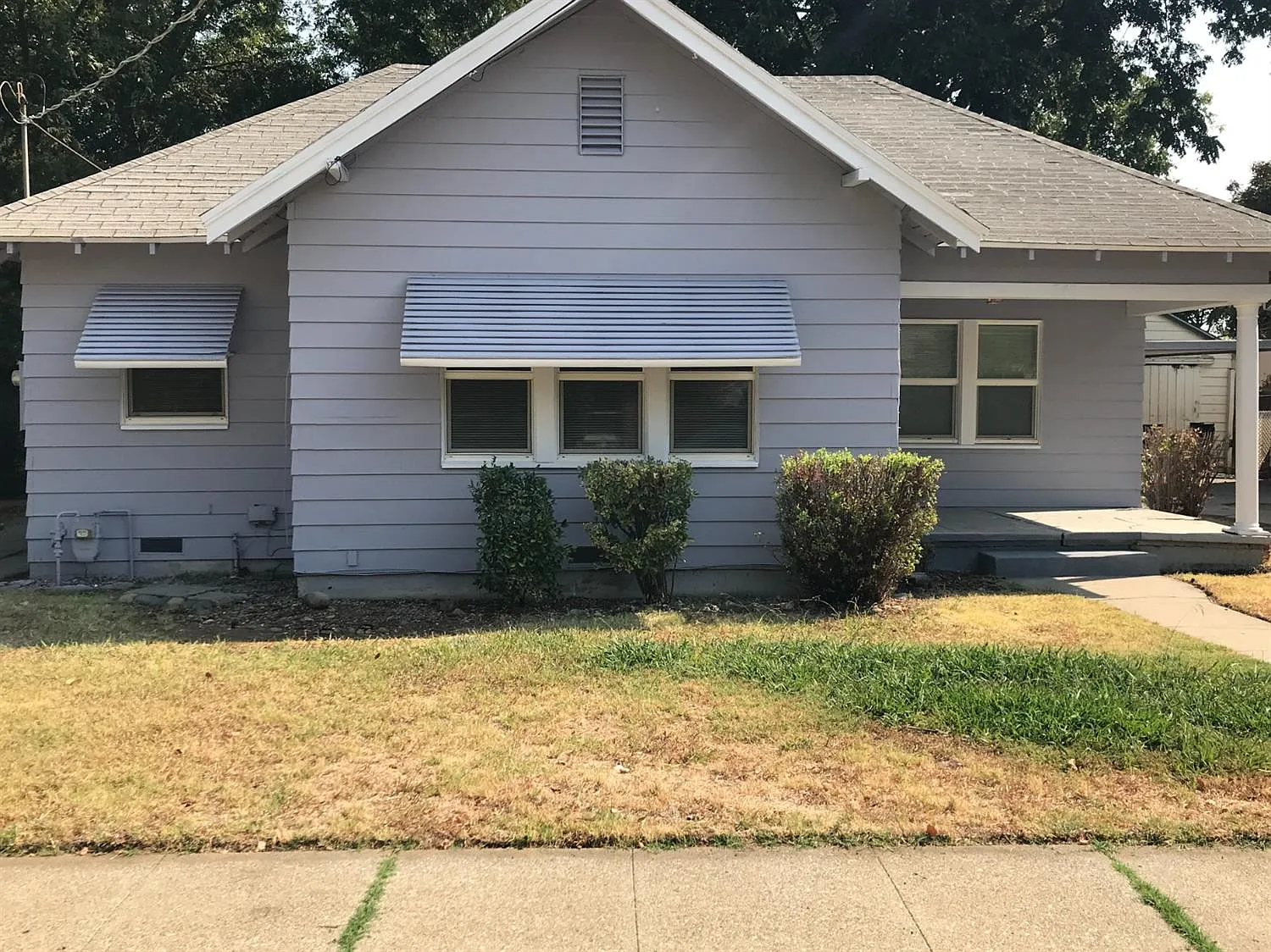 547 University Ave photo 1