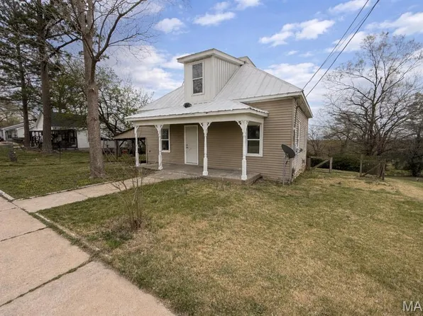 341 Spruce St, Bourbon, MO 65441