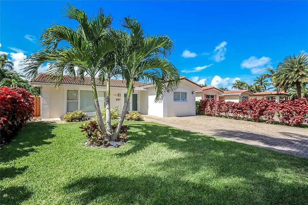 4 bed, 3.0 bath, 1992 sqft, $6,250 — Photo 2