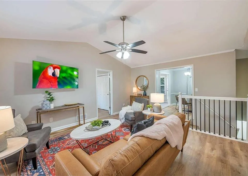 165 Bentley Pkwy