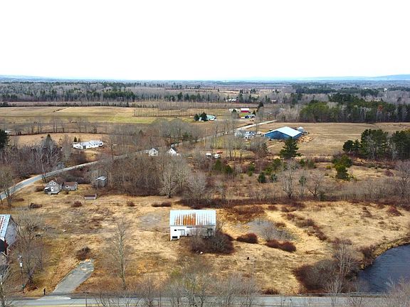 2nd image of 711 Victoria Rd