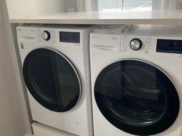 70 Poplar Street image 9 of 19