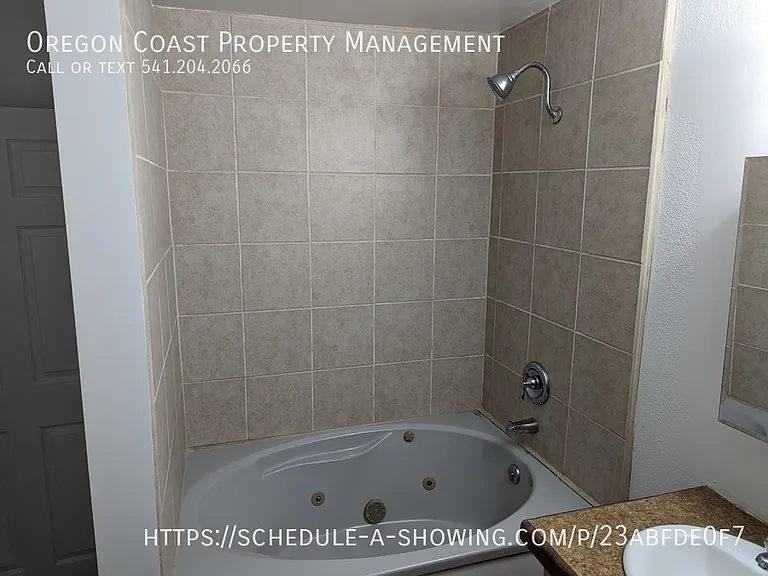 354 SE 35th St #354A — Photo 8