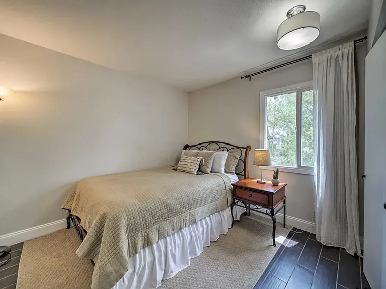 3327 S Poplar St — Photo 17
