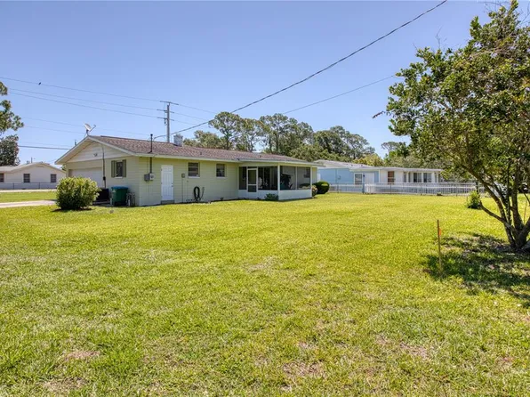 1054 Center St, Holly Hill, FL 32117