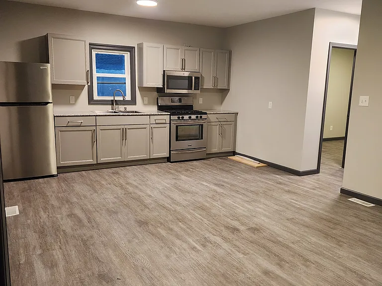 28 Cooke St #2 — Photo 5