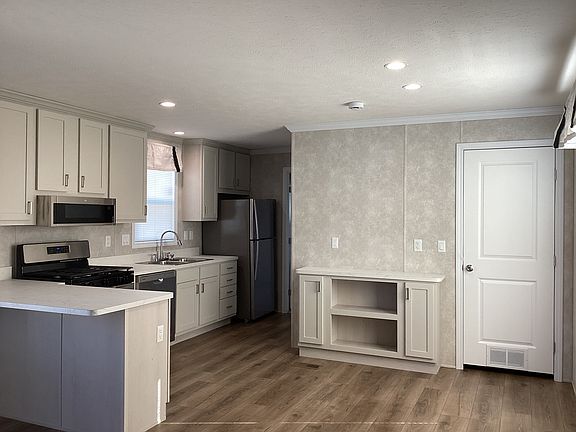 3rd image of 2910 Arbutus St #605