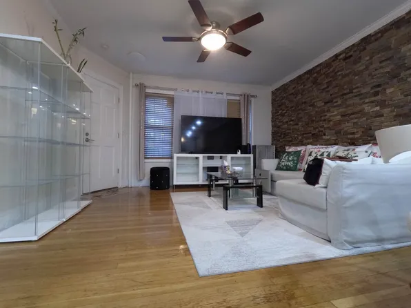 20-45 31st Street image 4 of 40