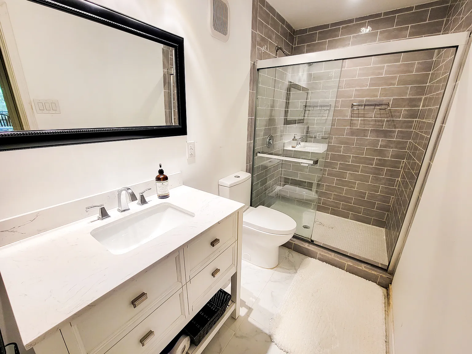 1 bed, $2,400 — Photo 4