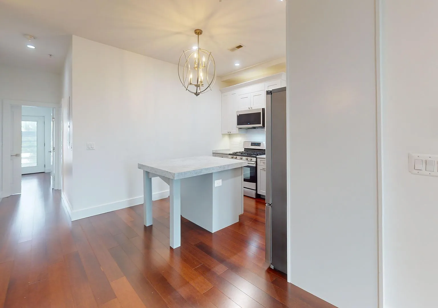 Amazing Two-Bedroom Columbia Heights W/Vaulted Ceilings, Washer/Dryer In Unit — Photo 3