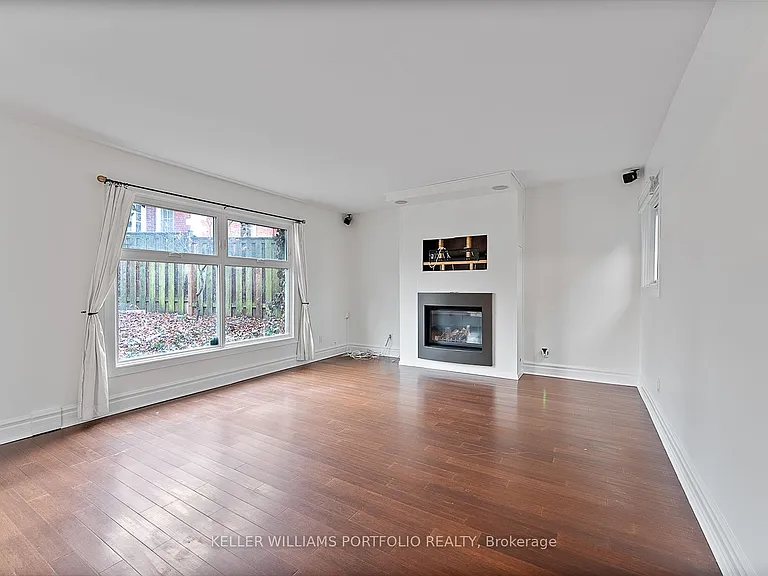 40 Scarboro Cres — Photo 23