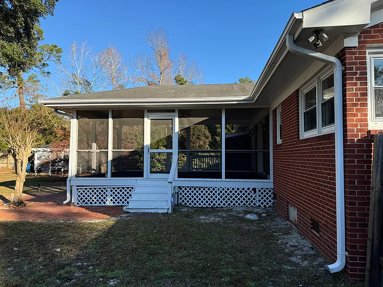 209 Oak Leaf Dr — Photo 4
