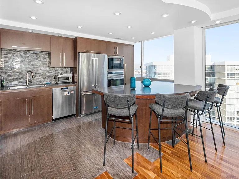 1810 Avenida Del Mundo #1608 — Photo 4
