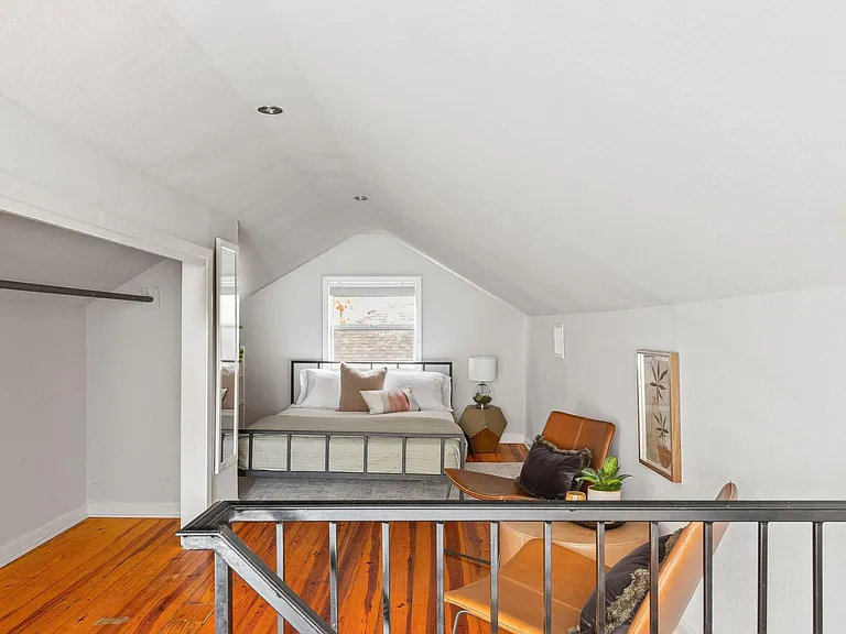 904 Josephine St — Photo 32