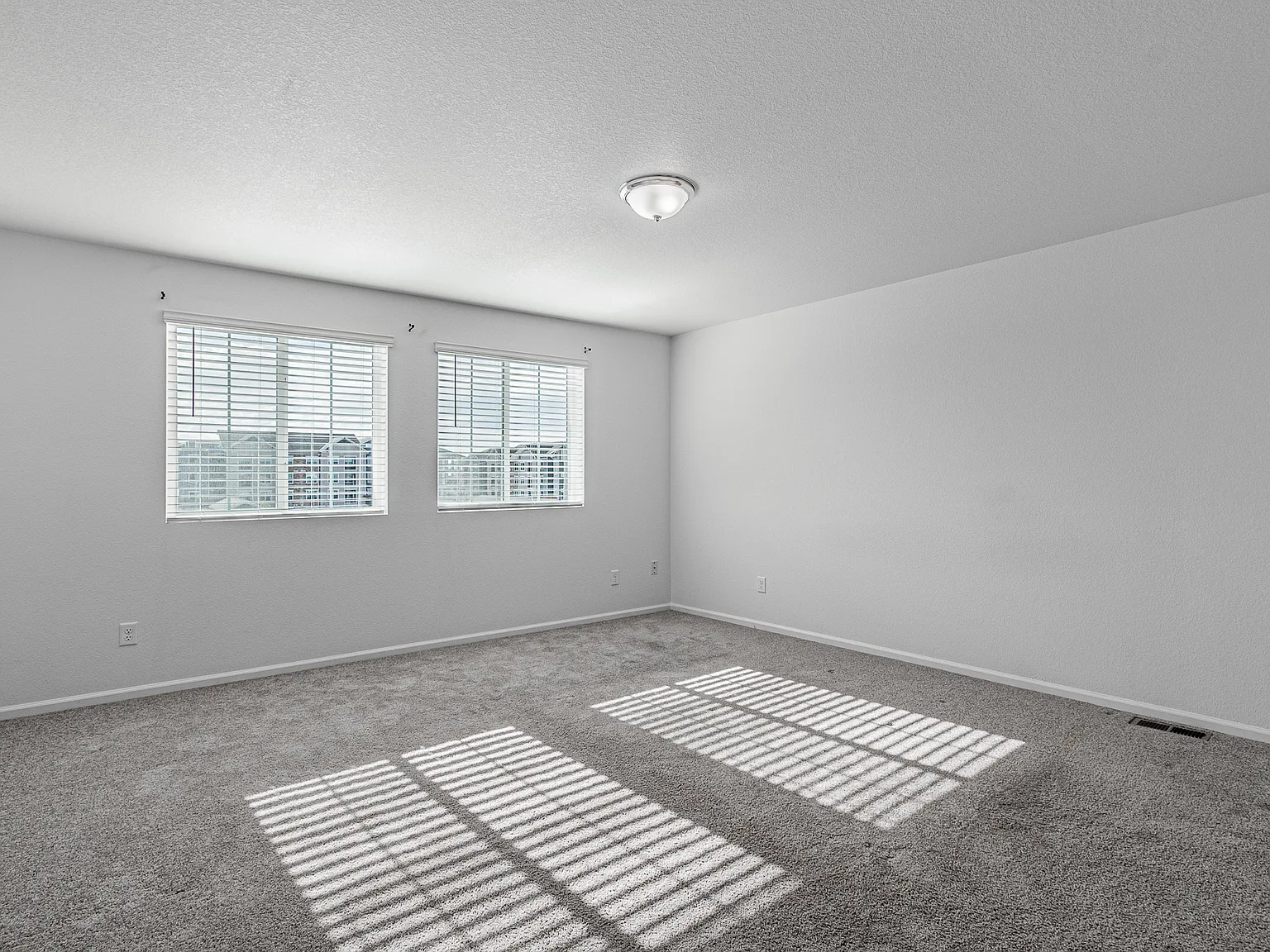 4 bed, 1715 sqft, $2,900 — Photo 3
