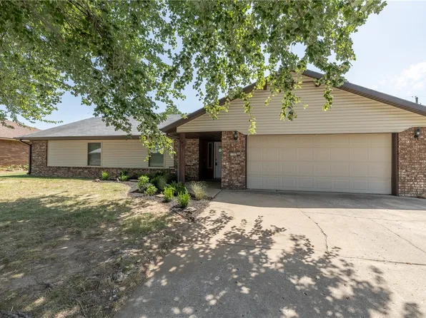 1703 SE P St, Bentonville, AR 72712