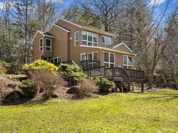 113 Norwich Lk, Huntington, MA 01050
