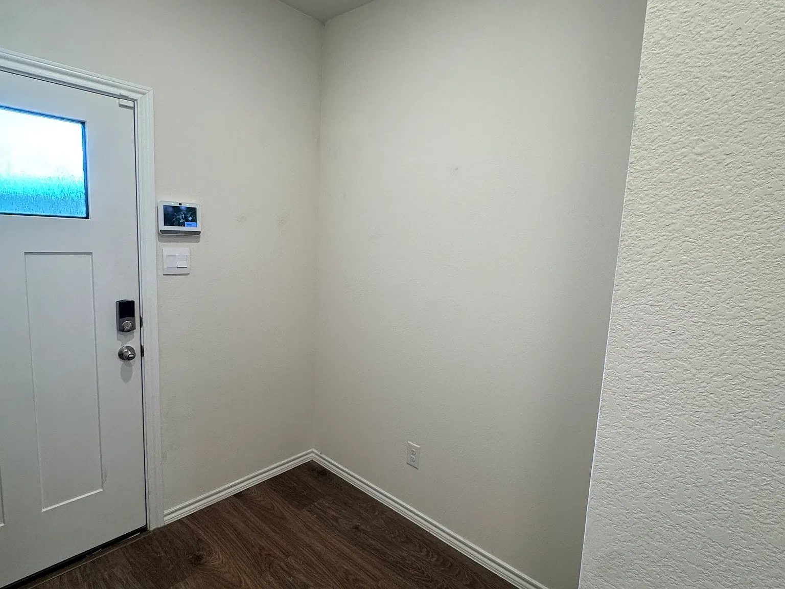 3 bed, 2.5 bath, 1419 sqft, $1,675 — Photo 4