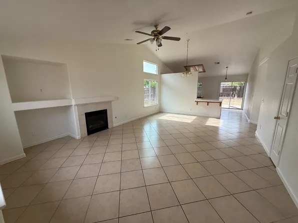 5467 E Byrd Ave, Fresno, CA 93727