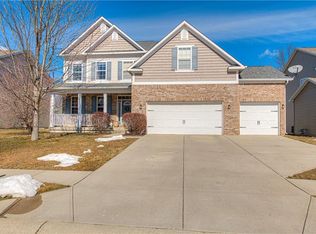 6114 Golden Eagle Dr, Zionsville, IN 46077