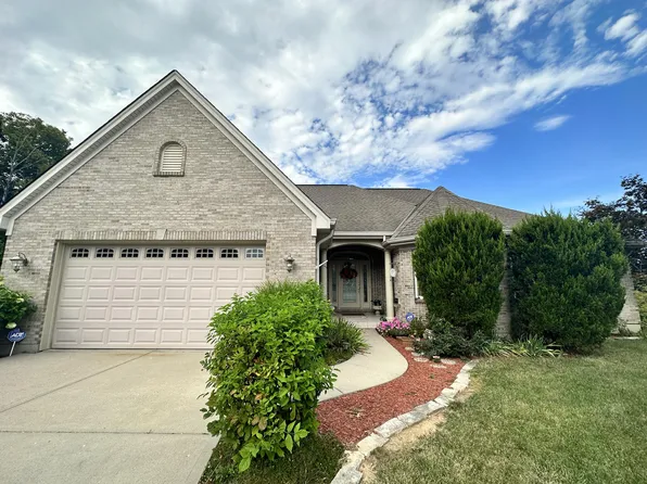 2300 Oakview Ct, Hebron, KY 41048