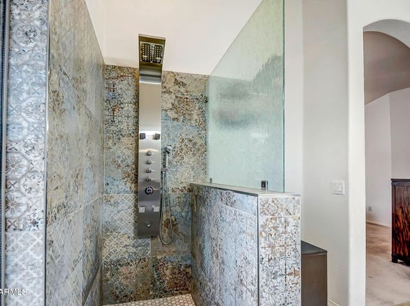 6848 W Aurora Dr, Glendale, AZ 85308