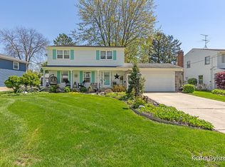 2300 Ridgecroft Ave SE, Grand Rapids, MI 49546