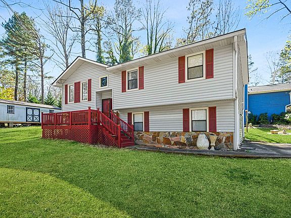 4th image of 3111 Octavia Ln