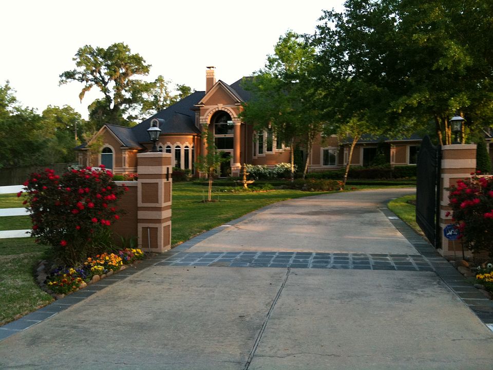 1st image of 7131 N Bridlewood Ct
