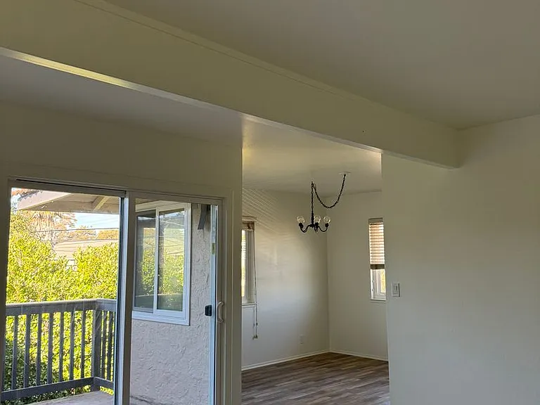 385 Searidge Rd — Photo 2