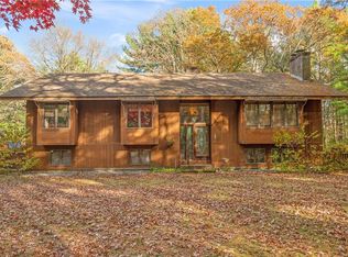 972 Reynolds Rd, Glocester, RI 02814