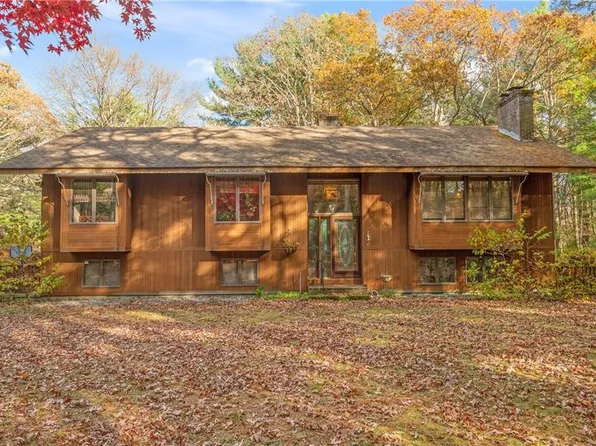 972 Reynolds Rd, Glocester, RI 02814