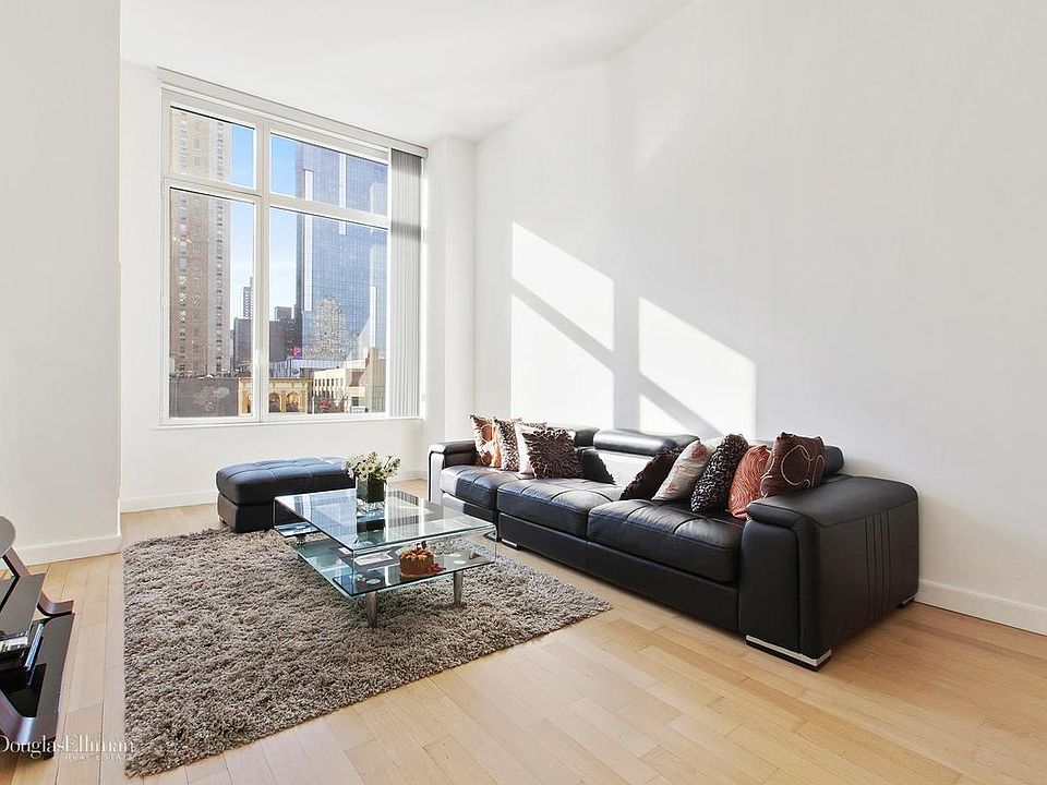 1st image of 247 W 46th St APT 306