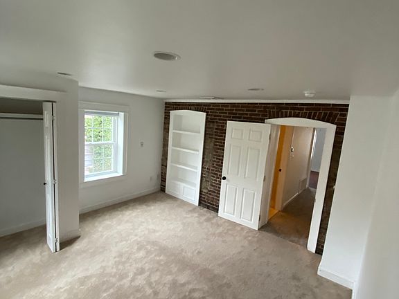 4th image of 38 Swan St
