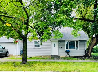 202 N Loucks St, Aurora, IL 60505