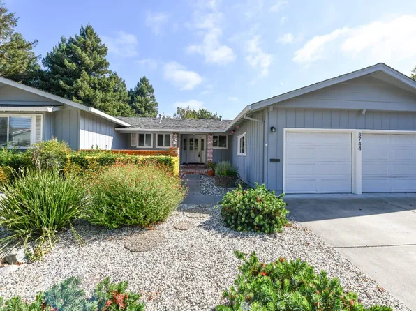 3744 Jomar Dr, Napa, CA 94558