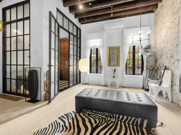 141 West 95th Street image 4 of 25