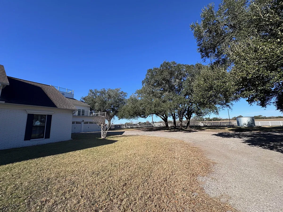 Building Photo - 5008 Blaschke Rd