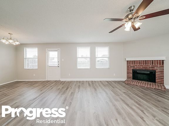 3rd image of 2920 Montague Trl