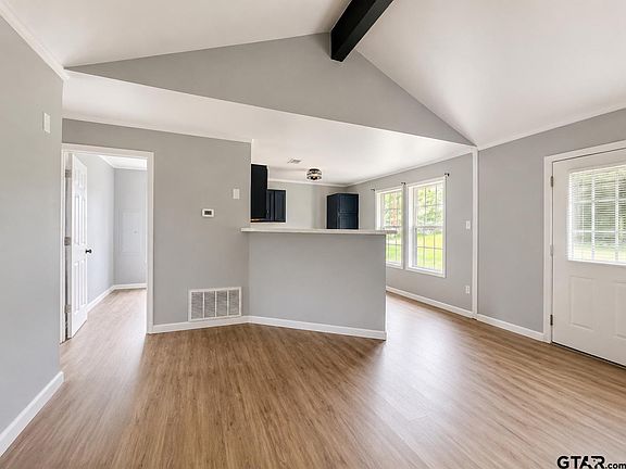 4th image of 225 Lockerplant Rd