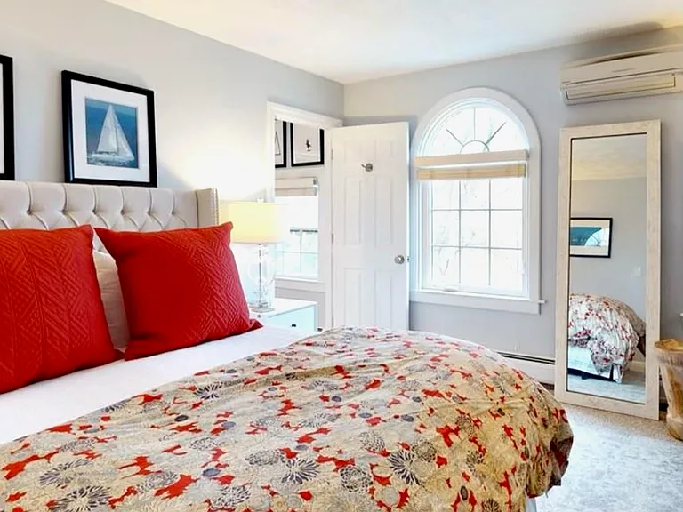 141 Narragansett Ave #3B — Photo 10