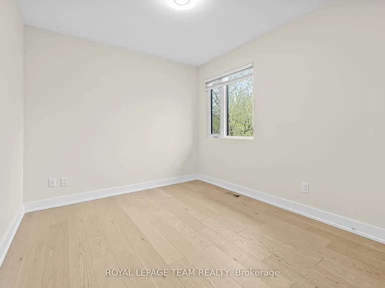 498 Wentworth Ave — Photo 26