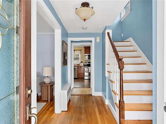 4th image of 346 Chestnut St