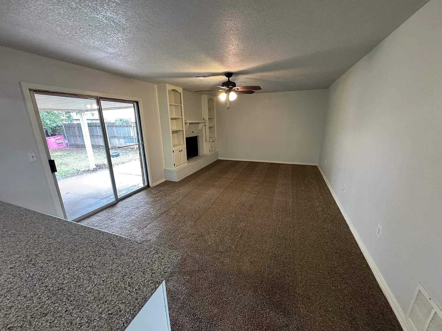 604 Kings Manor — Photo 3