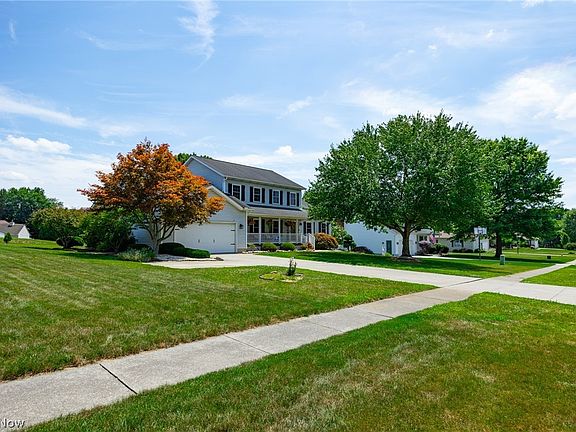 2nd image of 124 Red Oak Dr