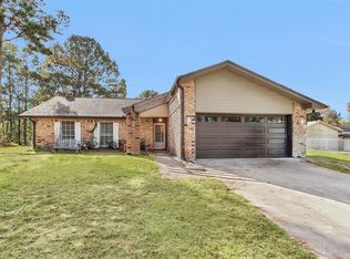 2202 Harlow Ln, Huntsville, TX 77320