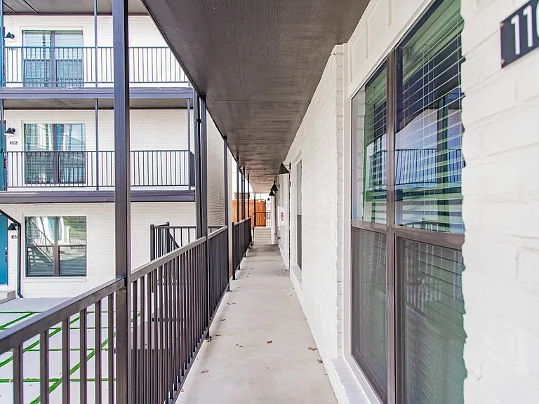 Perrin Flats at Bishop Ridge — Photo 17