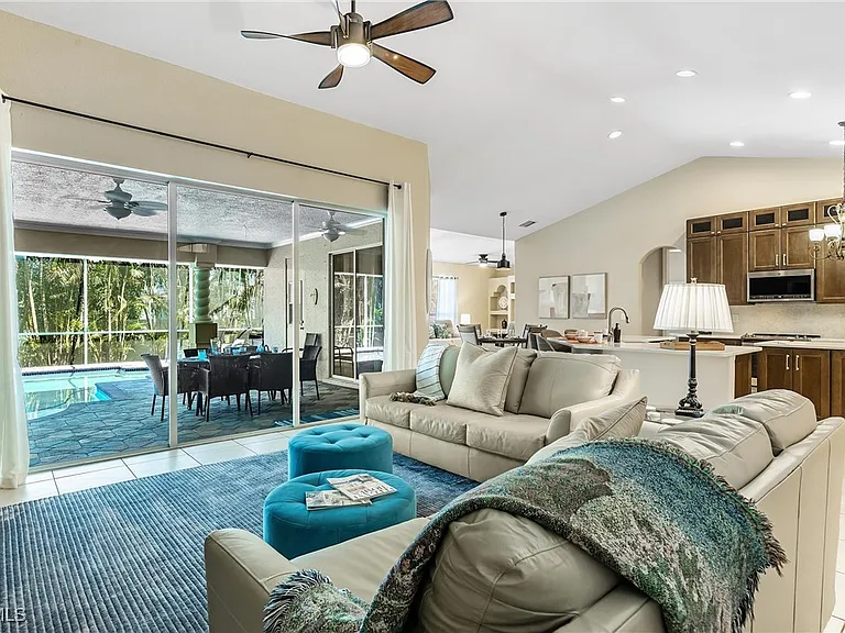 2817 SW 42nd Ln — Photo 4